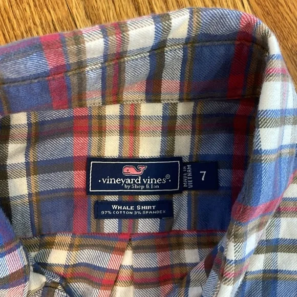 Boy’s Vineyard Vines Button Up/Button Down Whale Shirt. Size 7. Like New. - Picture 6 of 10